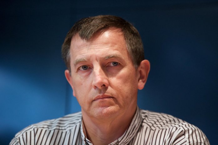 Colectiv, după zece ani: Istoria unui tânăr român de 15 ani care s-a aruncat în flăcări pentru prietenul său aflat într-un scaun cu rotile, povestită de doctorul belgian care i-a salvat viața. Colectiv, după zece ani: Istoria unui tânăr român de 15 ani care s-a aruncat în flăcări pentru prietenul său aflat într-un scaun cu rotile, povestită de doctorul belgian care i-a salvat viața.