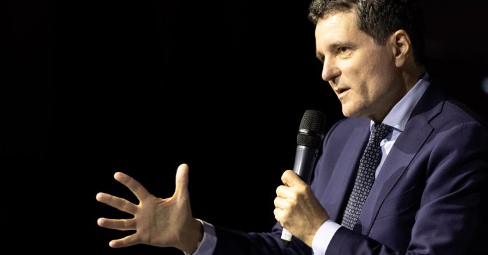 Nicușor Dan, cuvântare la Teatrul Național din Iași: „O comunitate este caracterizată de instituțiile sale” Nicușor Dan, cuvântare la Teatrul Național din Iași: „O comunitate este caracterizată de instituțiile sale”
