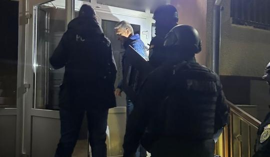 DESCINDERI LA LOCUINȚELE UNUI INDIVID CERCETAT PENTRU EVAZIUNE FISCALĂ