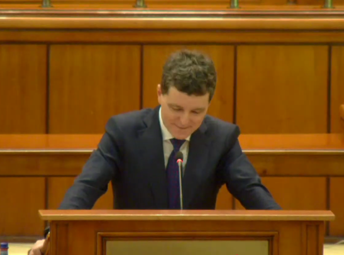 „Vă e rușine?”: Discursul președintelui Nicușor a fost întrerupt de parlamentarii opoziției când a menționat Ucraina