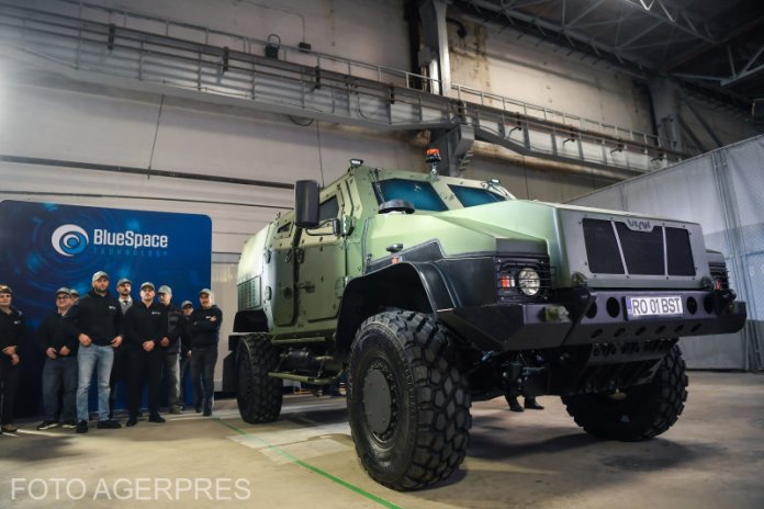 FOTO: Primul vehicul blindat produs complet în România conform standardelor NATO pentru protecție balistică