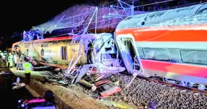 Accident feroviar în sudul Spaniei: minimum 20 de decese și mulți răniți închisi în trenurile de mare viteză.