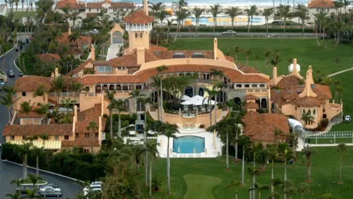 Incidentul de la Mar-a-Lago: un bărbat a fost împușcat mortal după ce a pătruns fără permisiune pe terenul lui Trump. Incidentul de la Mar-a-Lago: un bărbat a fost împușcat mortal după ce a pătruns fără permisiune pe terenul lui Trump.