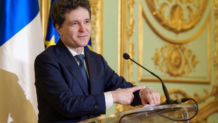 Sondaj INSCOP: Mai mult de 70% dintre români cred că ţara se află pe o cale incorectă