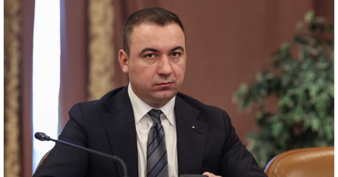 USR cere ca ministrul Energiei, Bogdan Ivan, să fie prezent în Parlament pentru a clarifica situația crizei apei potabile din Argeș.