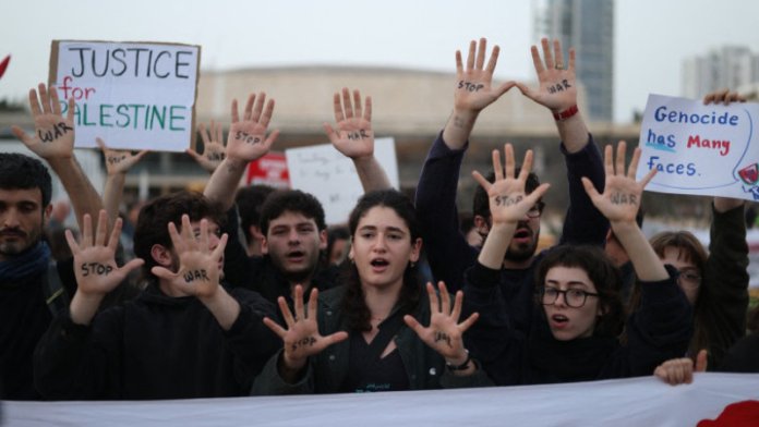 Proteste în Tel Aviv împotriva conflictului cu Iranul: „Nu atacați, discutați!”. Ciocniri violente cu...