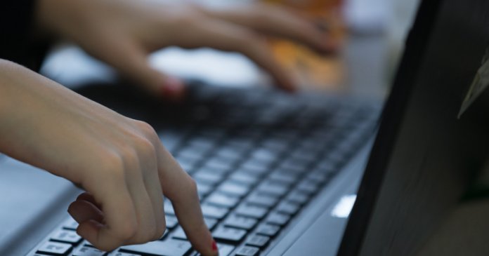 Reacția Ministerului Apărării la informațiile privind zeci de adrese de e-mail ale Forțelor Aeriene...