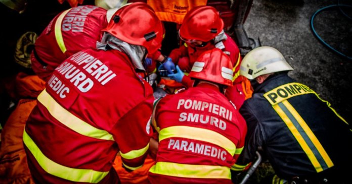 Accident grav pe DN 1, în Brașov: un minor decedat și opt persoane internate în spital în urma impactului dintre trei automobile. Accident grav pe DN 1, în Brașov: un minor decedat și opt persoane internate în spital în urma impactului dintre trei automobile.