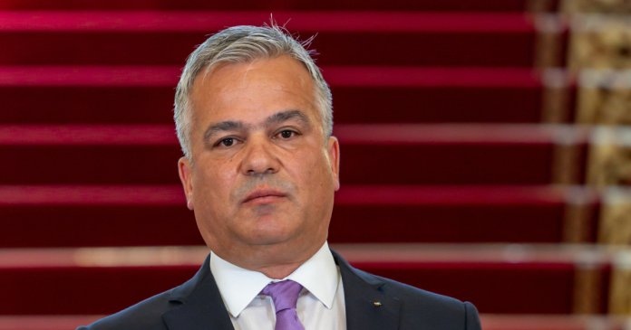 Adrian Veștea reacționează după termenul limită impus de Ilie Bolojan pentru a-și depune...