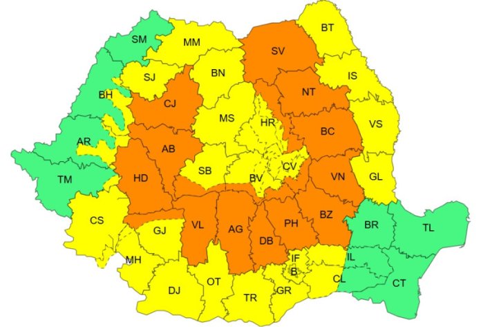 Cod portocaliu de ploi abundente și furtuni în 17 județe. Regiunile impactate de cod galben și previziunea...