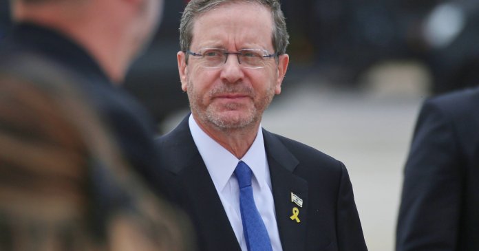 Președintele israelian Isaac Herzog, în Iași: Comunitatea evreiască din România a jucat un rol esențial în constituirea și...