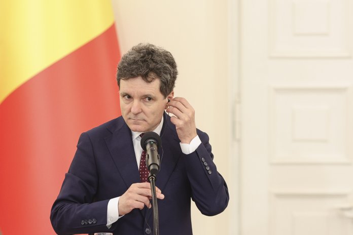Reacția ministrului Apărării după ce generalul Vlad a fost pus sub urmărire penală: „O circumstanță nefericită; vom evalua împreună cu președintele”