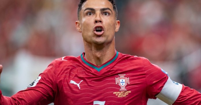 Reușita lui CR7 la CM 2026: Cristiano Ronaldo devine primul jucător de fotbal din istorie care marchează în șase competiții...