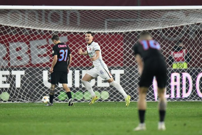 Situație uluitoare! Recentul transfer al FCSB are un contract și cu o altă echipă din Superligă