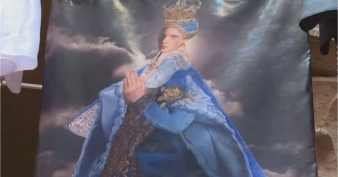 Controversă în Italia după ce o româncă a ilustrat-o pe Fecioara Maria cu trăsături androgine. Cum se explică...