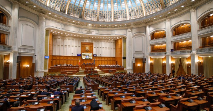 Legea integrității 2.0: Noul proiect a fost aprobat de Camera Deputaților, iar PSD și AUR s-au susținut reciproc.