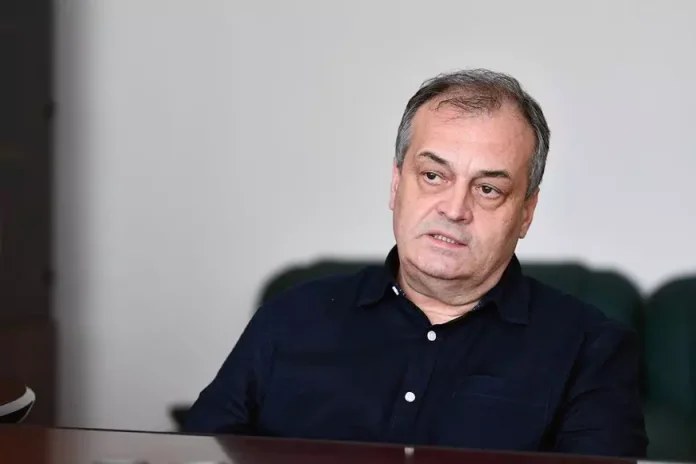 Marian Voinea, an entrepreneur detained in the bribery scandal involving the arms sector, has connections to 'Ndrangheta. Marian Voinea, an entrepreneur detained in the bribery scandal involving the arms sector, has connections to 'Ndrangheta.