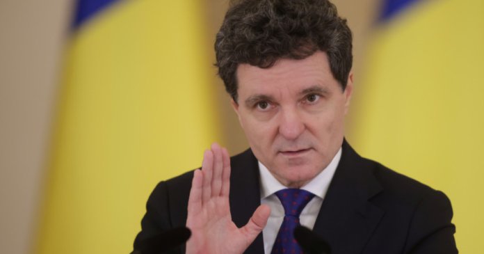 Nicușor Dan contestă amendamentele PSD la legislația de decarbonizare: „Voi analiza cu maximă...